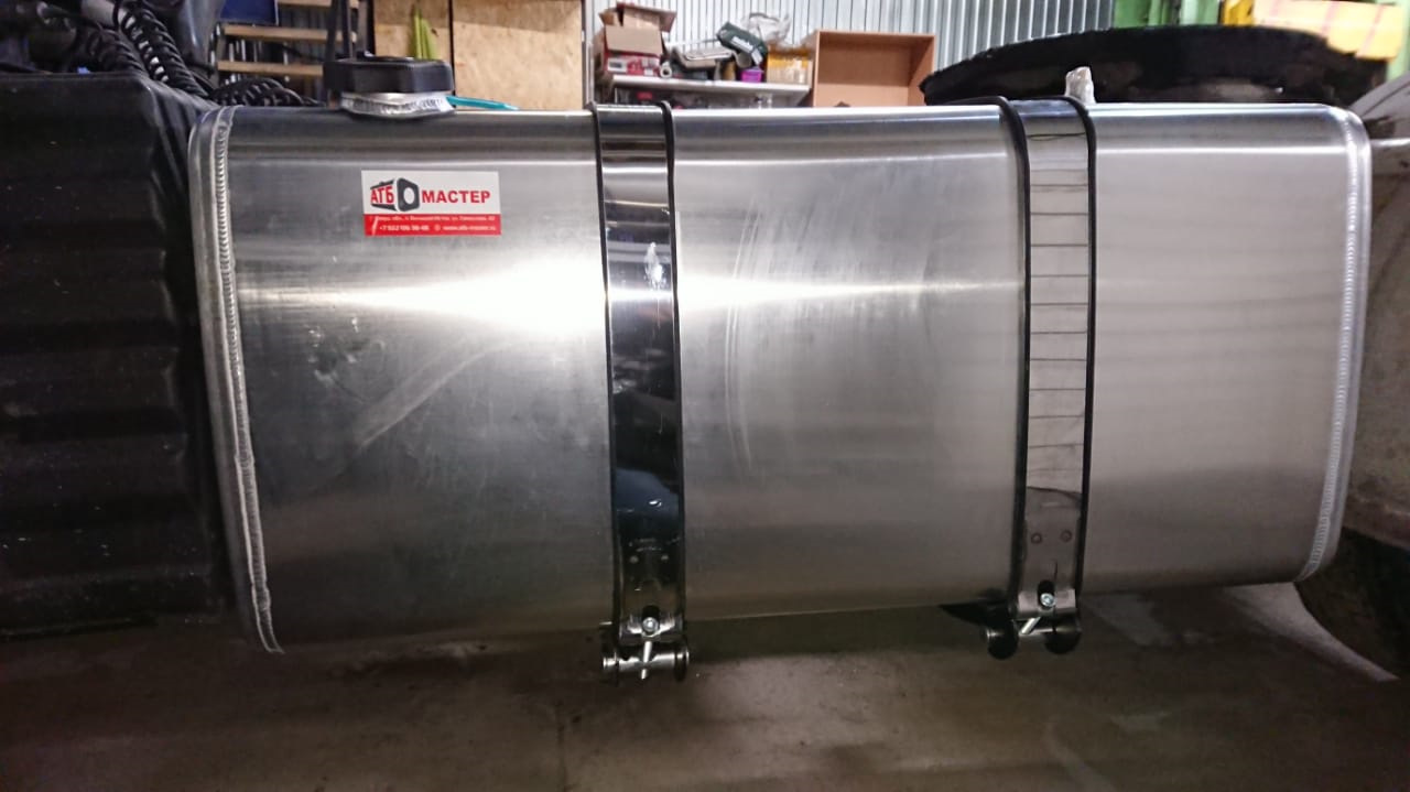 Топливный бак маз 5440. Защита топливного бака камаз. Бак алюминиевый маз. Топливный бак маз 200 литров. Бак алюминиевый маз.