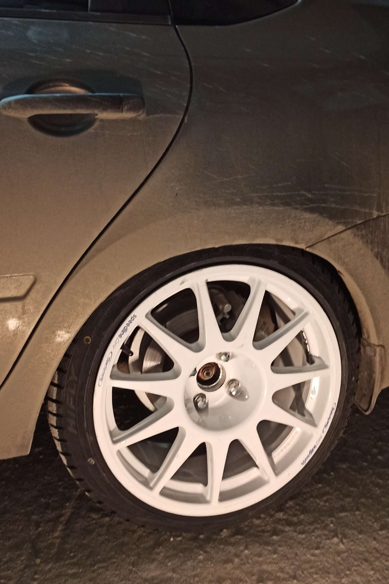 Зимние колёса 215/40 R17 на Speedline 9Jx17 (примерка на Гранту ...