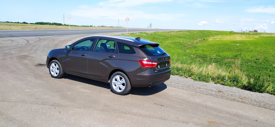 3 — Lada Vesta SW (1G)