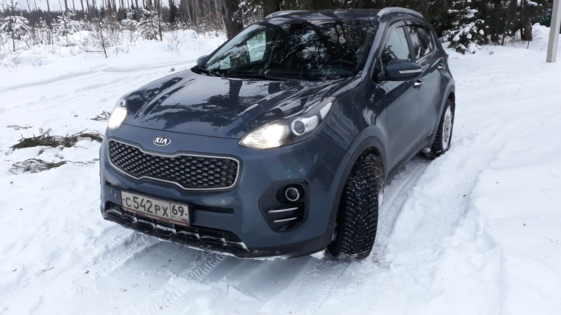 235 60 r18 зима спортейдж 4. Зимняя резина кия спортейдж. Зимние шины sportage r17. 215 70 16 на спортейдж 3. Зимняя резина кия спортейдж.