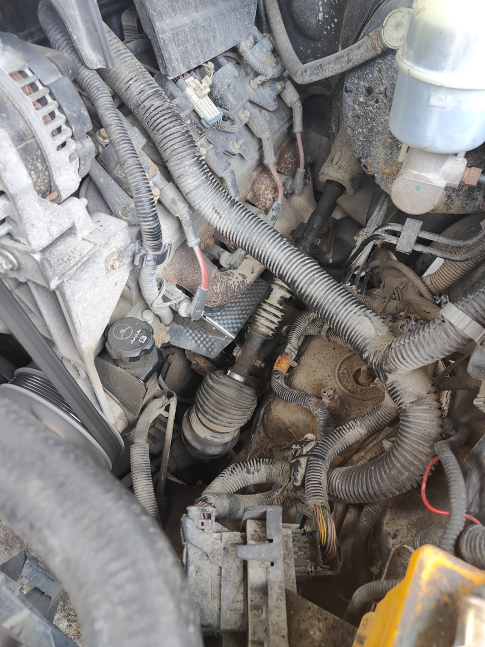 Замена левой подушки двигателя. — Chevrolet Tahoe (GMT900), 5,3 л, 2008 ...