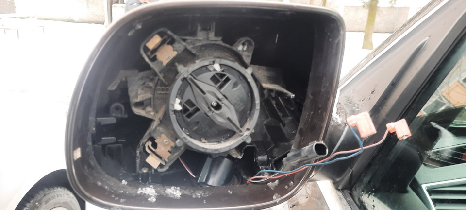 Бегающий поворотник в зеркала Q5 — Audi Q5 (1G), 2 л, 2011 года ...