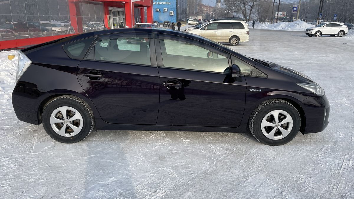 Toyota Prius (30) 1.8 гибридный 2013 | 30 кузов комплектация S на DRIVE2