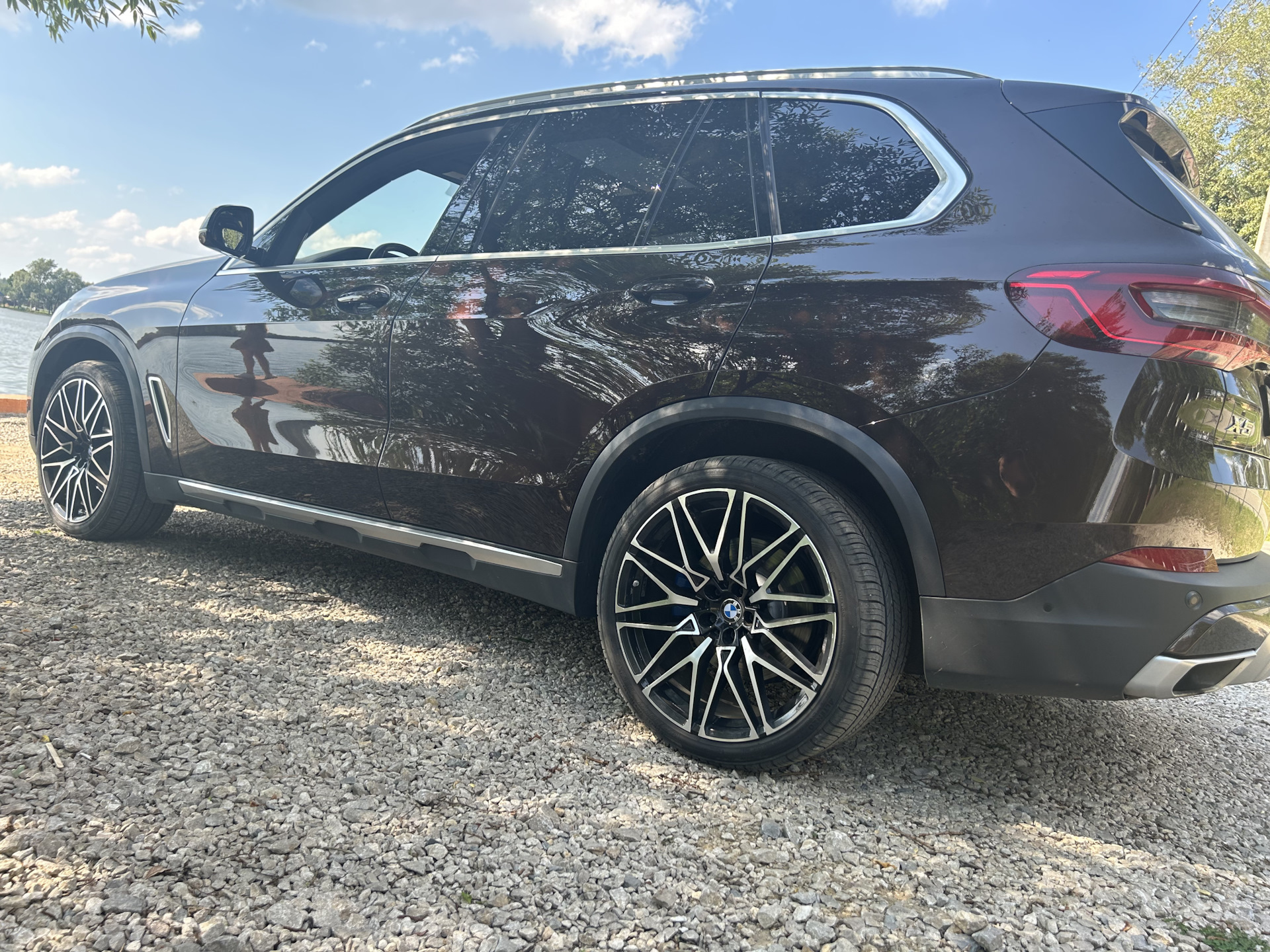 Синие суппорта — BMW X5 (G05), 3 л, 2019 года | стайлинг | DRIVE2