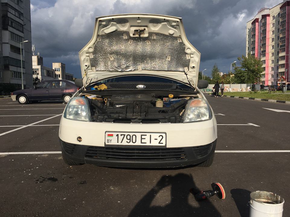 Полирнул фары, без фанатизма зубной пастой — Ford Fiesta (Mk V), 1,3 л ...