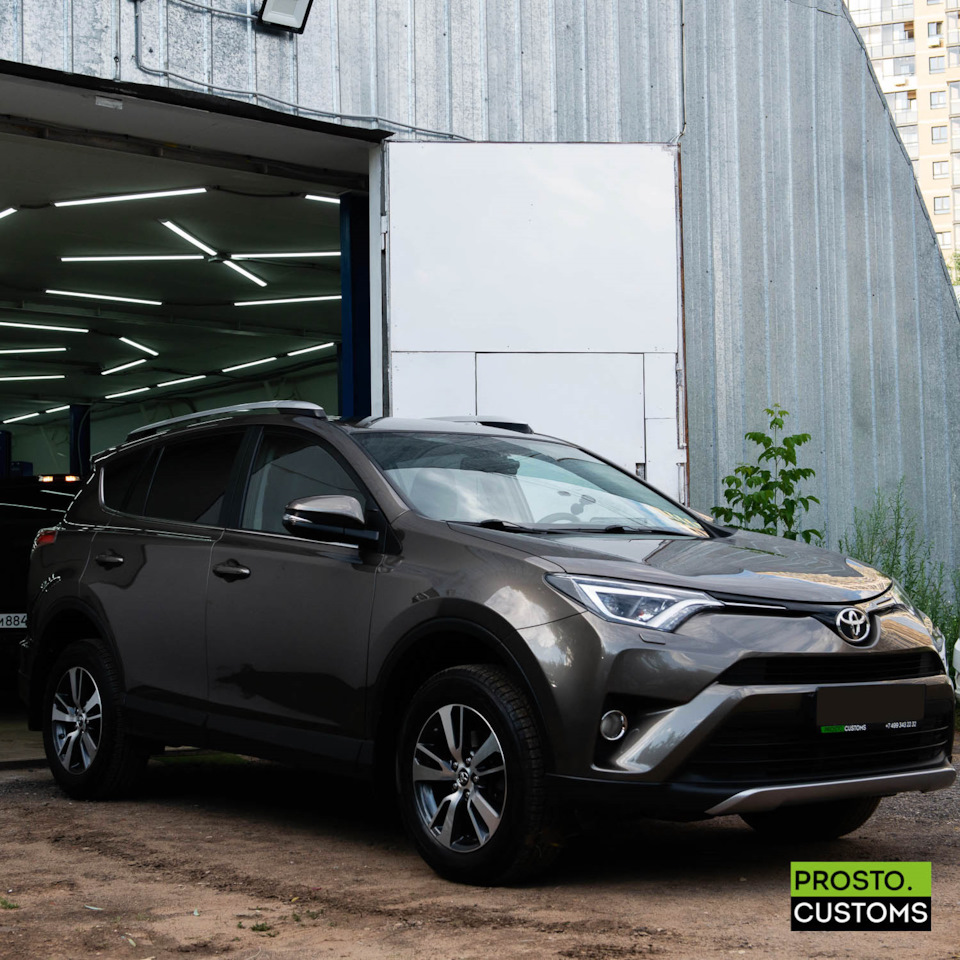 Машина исправна, поэтому просто вот фоточки =) — Toyota RAV4 (IV), 2 л,  2018 года | плановое ТО | DRIVE2