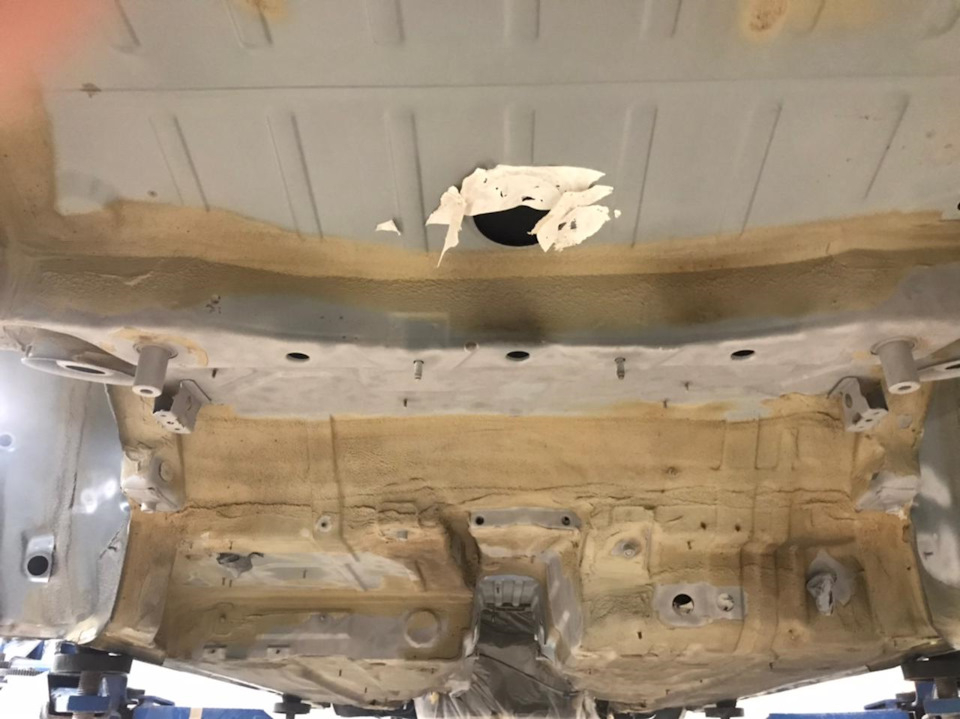 Обработка днища — чистка сухим льдом — Mercedes-Benz E 55 AMG (W210), 5 ...