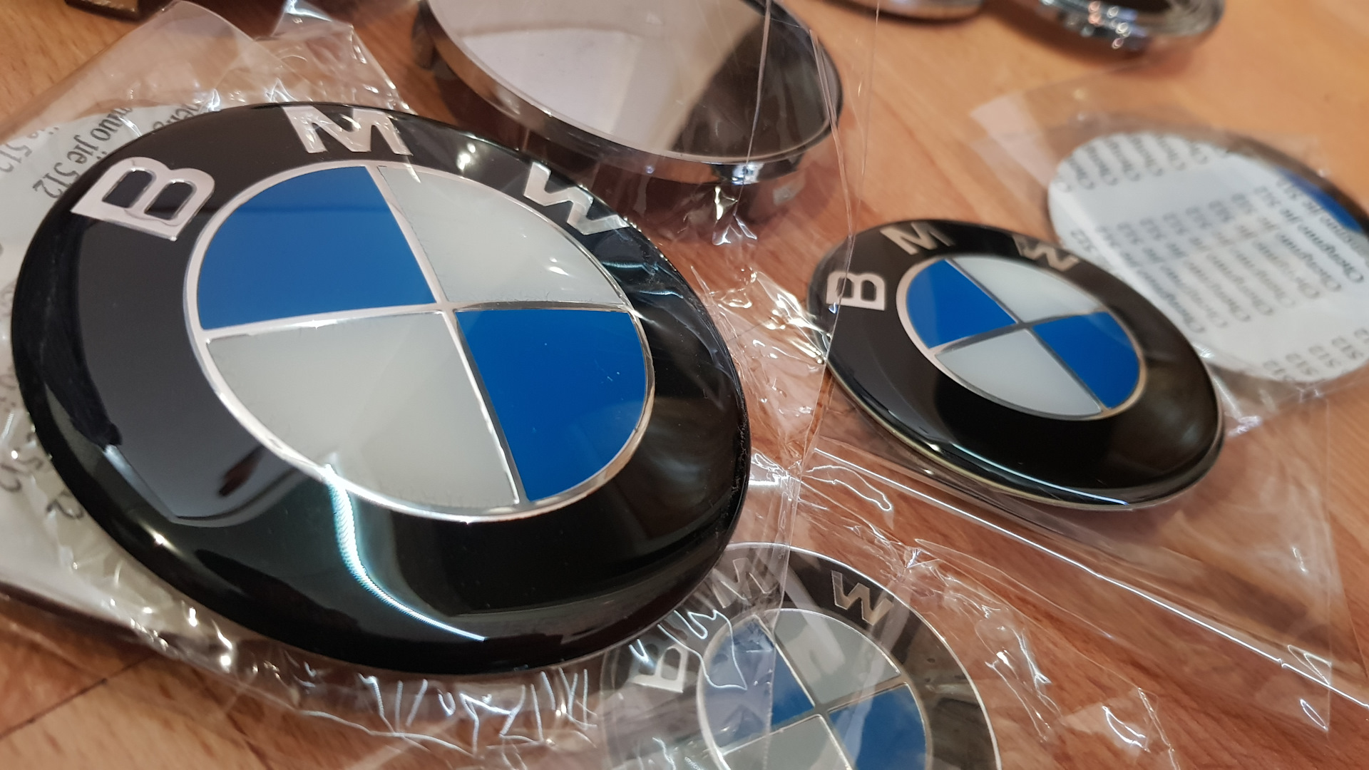 BMW logo 2021