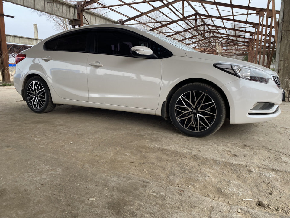 Колеса R17 — KIA Cerato (3G), 1,6 л, 2015 года | колёсные диски | DRIVE2