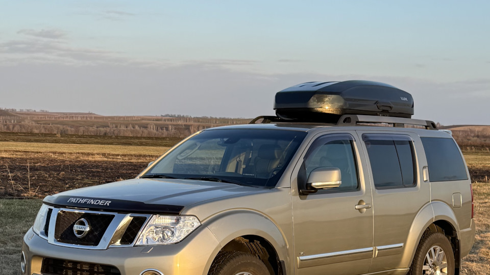 Nissan Pathfinder Бегемот
