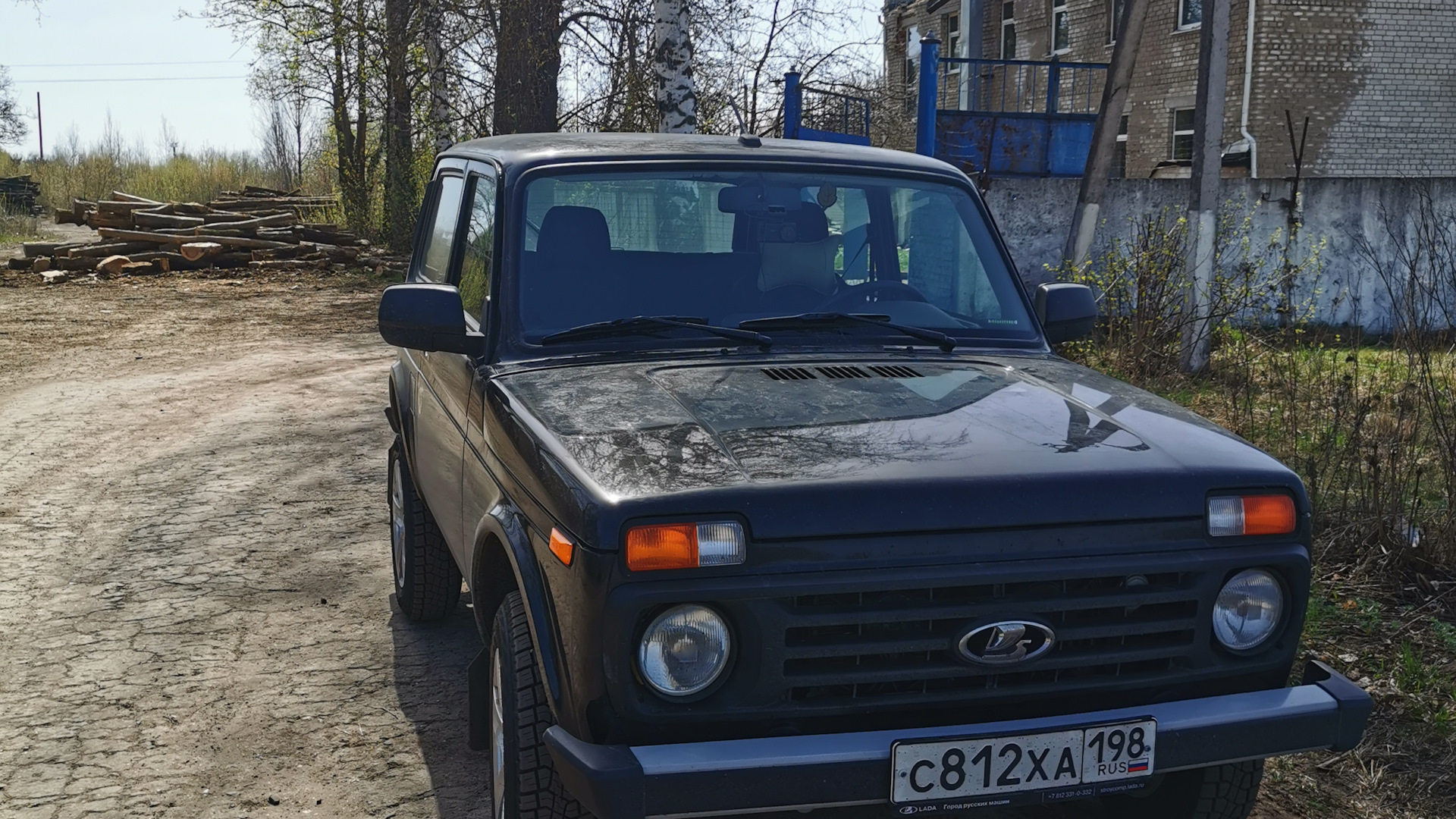 Lada 4x4 3D 1.7 бензиновый 2023 | Чёрный ⊙﹏⊙