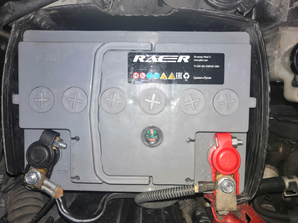 Как снять аккумулятор с racer Новый АКБ и клеммы. - Toyota Chaser (100), 2,5 л, 2001 года просто так DRIVE2