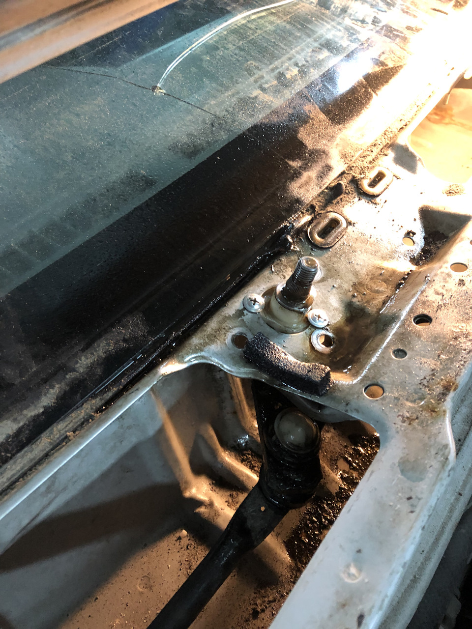 Скрипят стеклоочистители — Nissan Pulsar (N15), 1,5 л, 1999 года ...