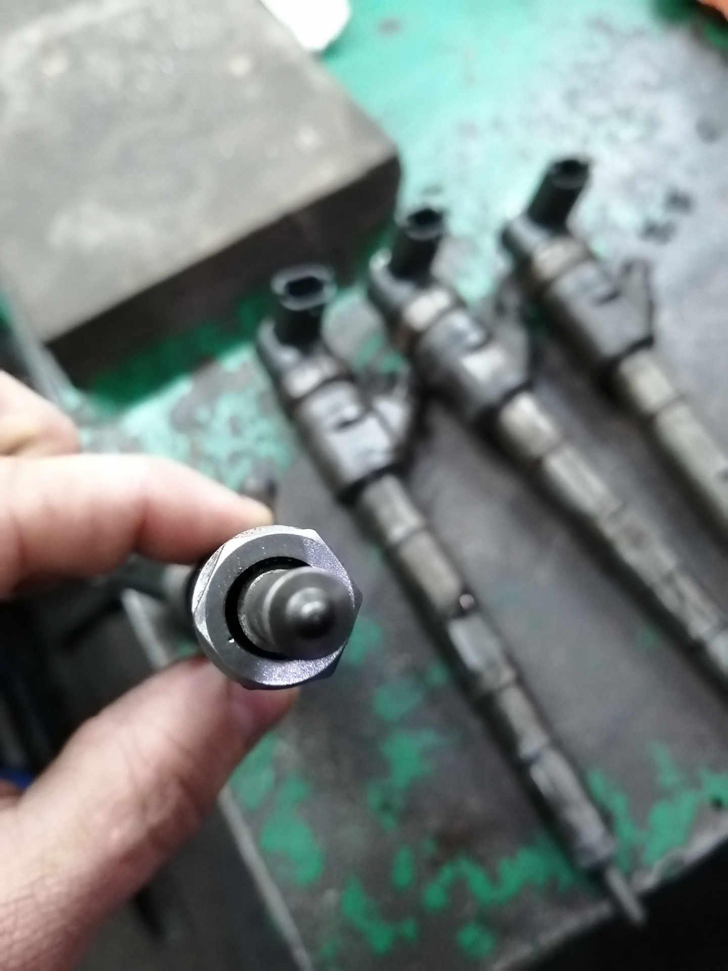 Форсунки мотора gdi. 5 дизель форсунки. Причины стука форсунок. Демонтаж инжектора. Golf 4 форсунки инжектора.