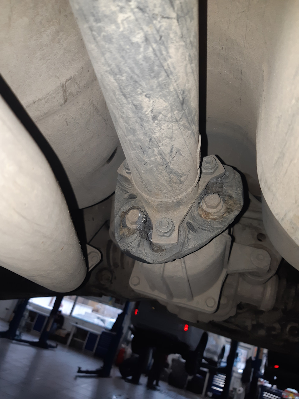 Вибрация по кузову — KIA Sorento (2G), 2,2 л, 2011 года | поломка | DRIVE2