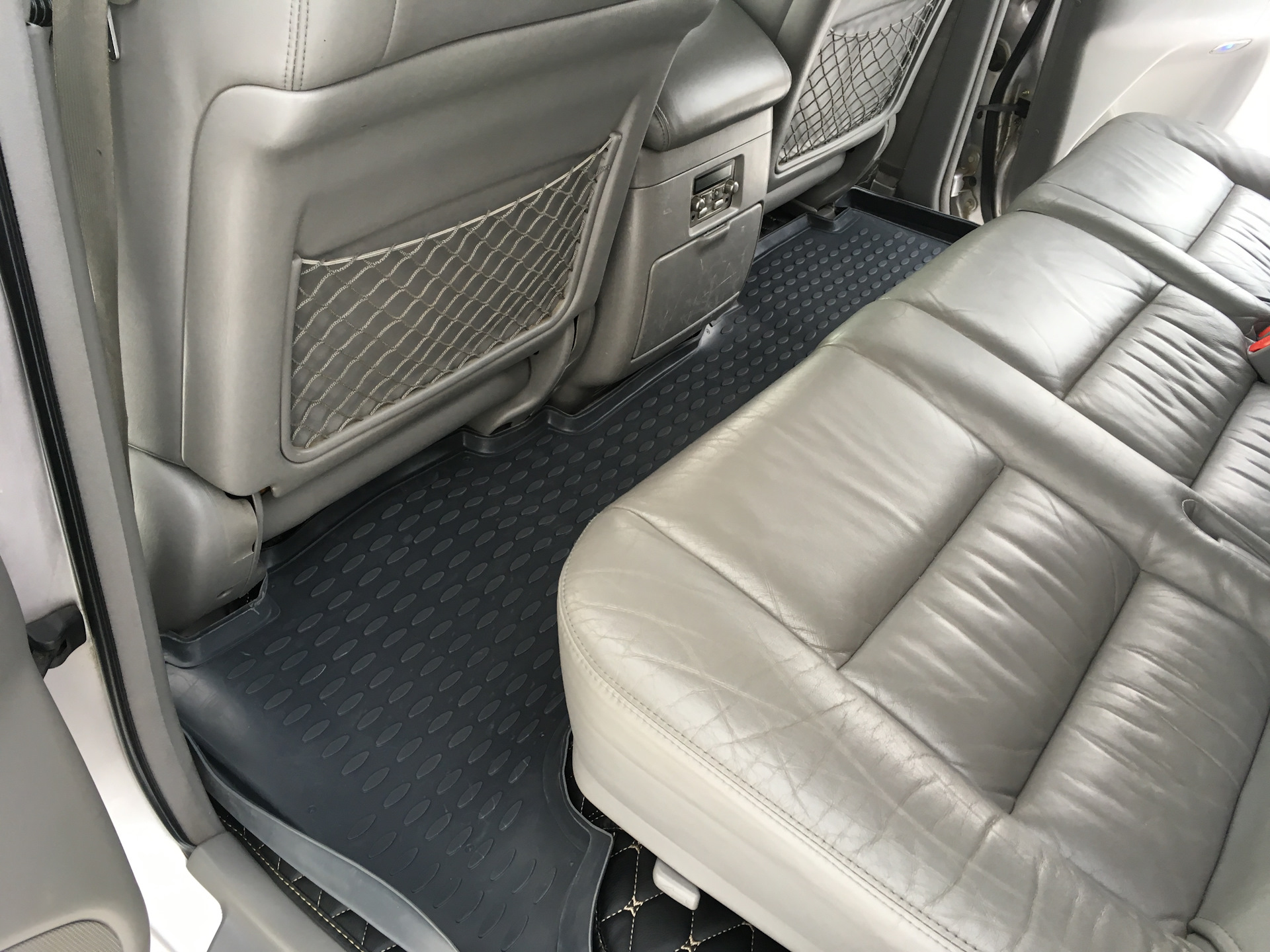 Крузак коврики. Ковры ворсовые салона toyota land cruiser 200. Крузак коврики. Land cruiser 200 комплект ковриков оригинал. Крузак коврики.