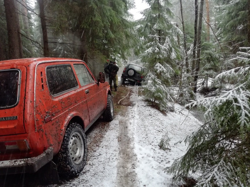 Нивка в лесу. - Lada 4x4 3D, 1,7 л, 2013 года покатушки DRIVE2