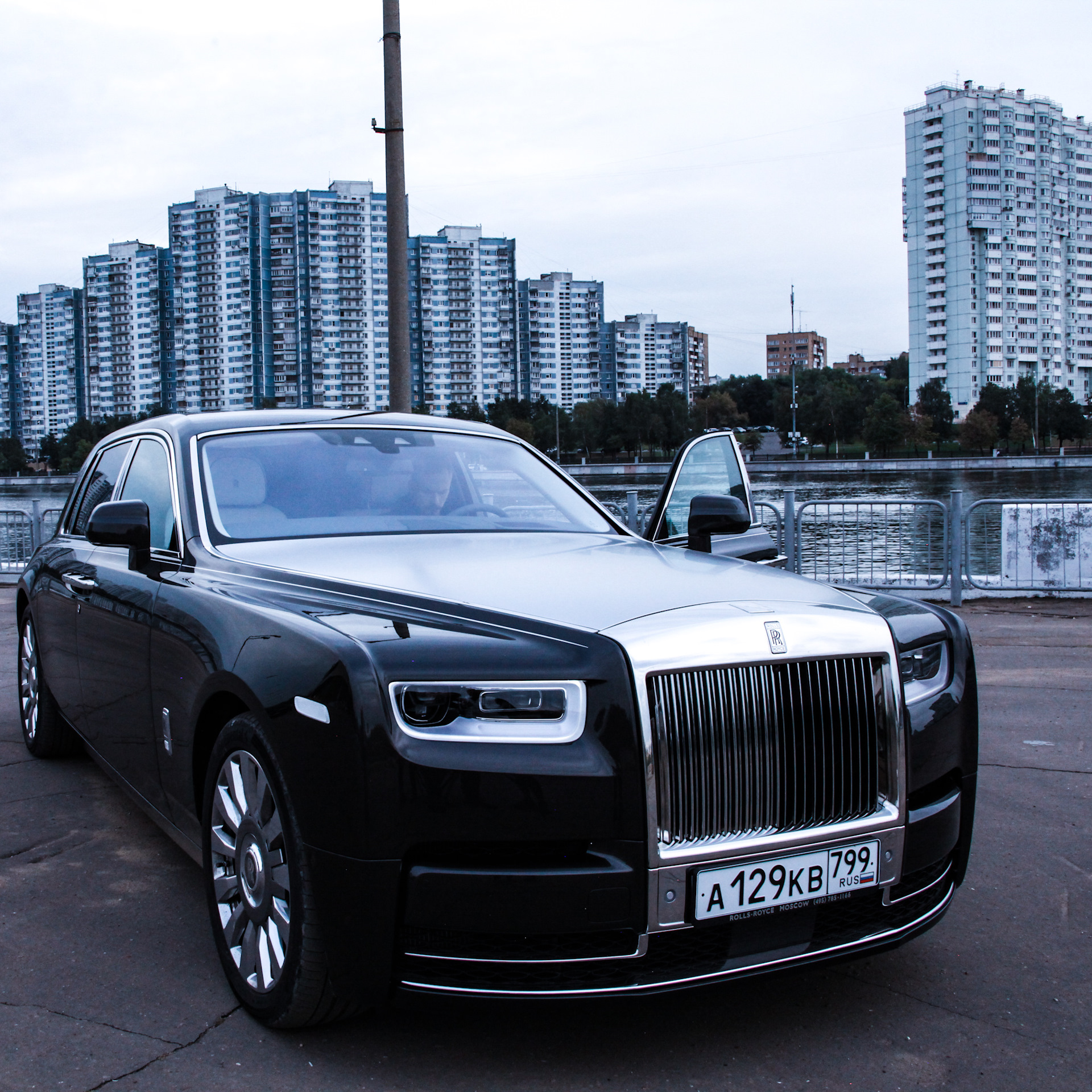 Машины за 2 миллиона рублей 2024. Роллс Ройс Фантом 2000. RR Phantom 8. Роллс Ройс Фантом 8. Роллс Ройс Фантом 2017.