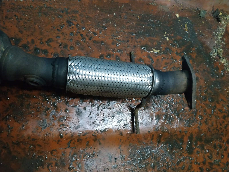 Замена гофры форд фокус 1.6 115 сил рест. — Ford Focus II Wagon, 1,6 л ...