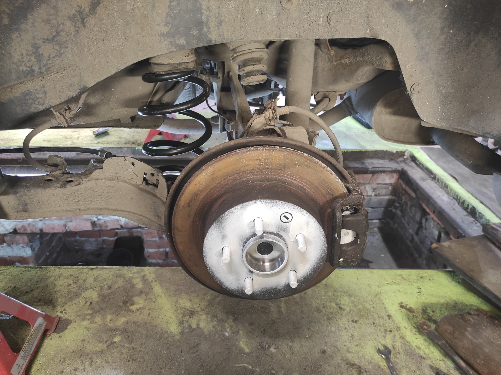 Замена задних ступиц и пружин — Nissan Qashqai (1G), 1,6 л, 2010 года ...