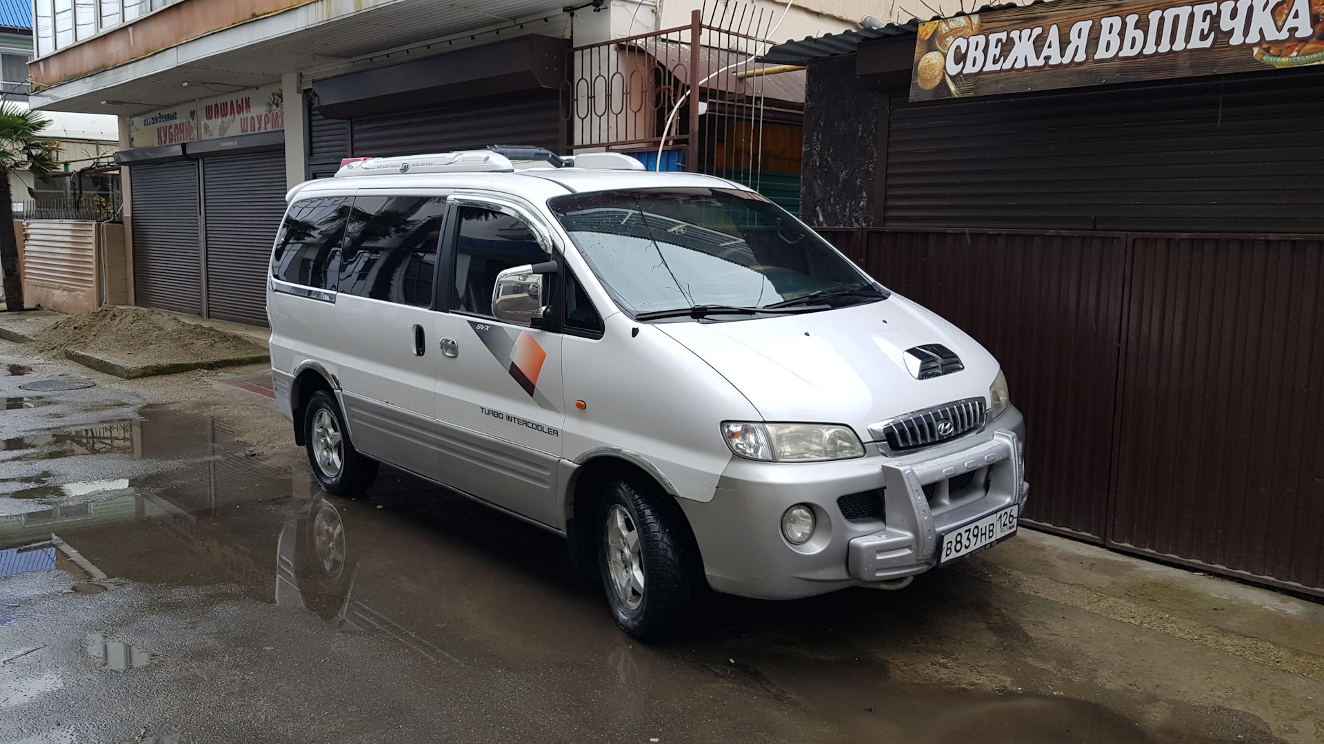 Hyundai Starex (1G) 2.5 дизельный 2002 | Белый БЕГЕМОТИК на DRIVE2