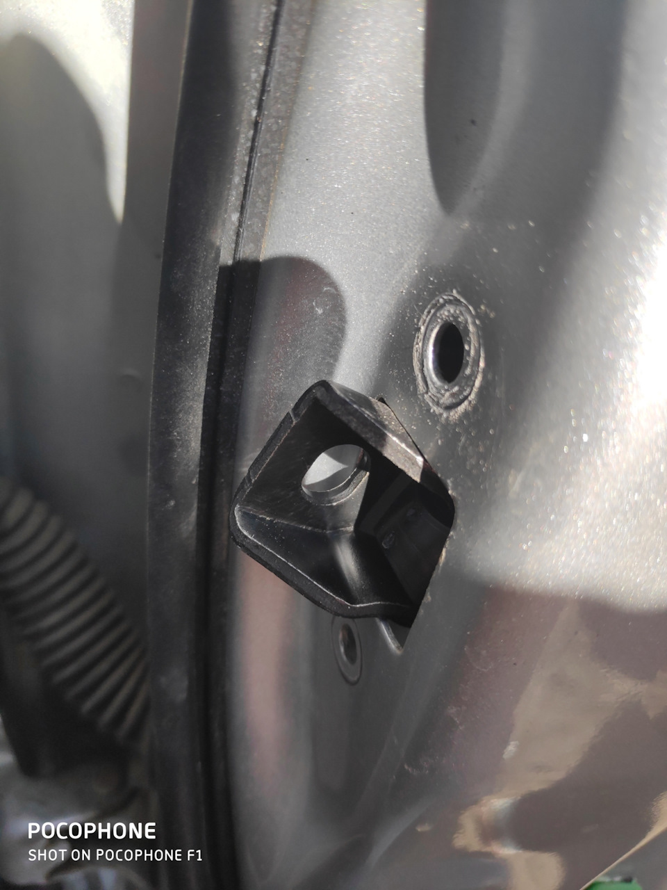 Camry 40 Ограничитель передней двери VAG 5J0837249C — Toyota Camry ...