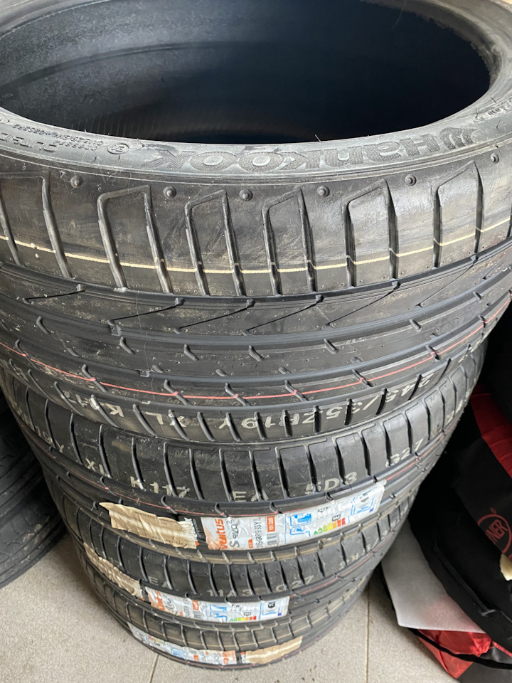 Шины летние Hankook 245/35 R19 на Audi A4 (B9), Audi TT (3G), Audi TT ...