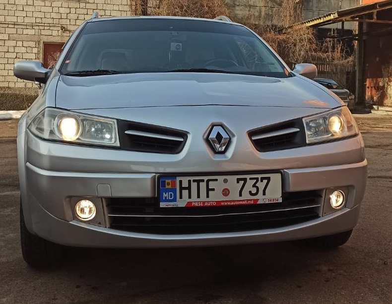 Замена противотуманных фар — Renault Megane II, 1,5 л, 2006 года ...