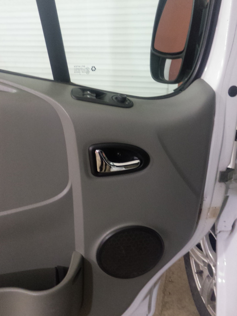 #31 Внутренние ручки дверей Хром с Алиэкспресс — Renault Trafic (2G), 2 ...