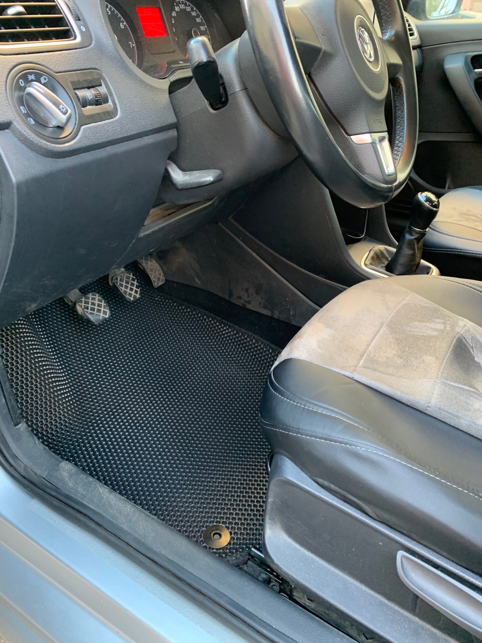 коврики ева с 3д формовкой. — Volkswagen Polo Sedan, 1,6 л, 2013 года ...