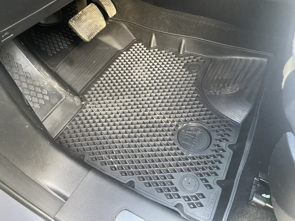 в этот момент подумал о накладках на педали ахахах — Haval Dargo