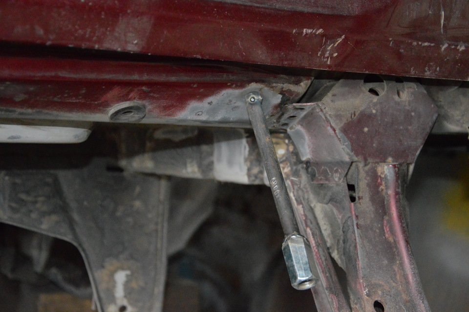 6 — Lada 2120 Надежда