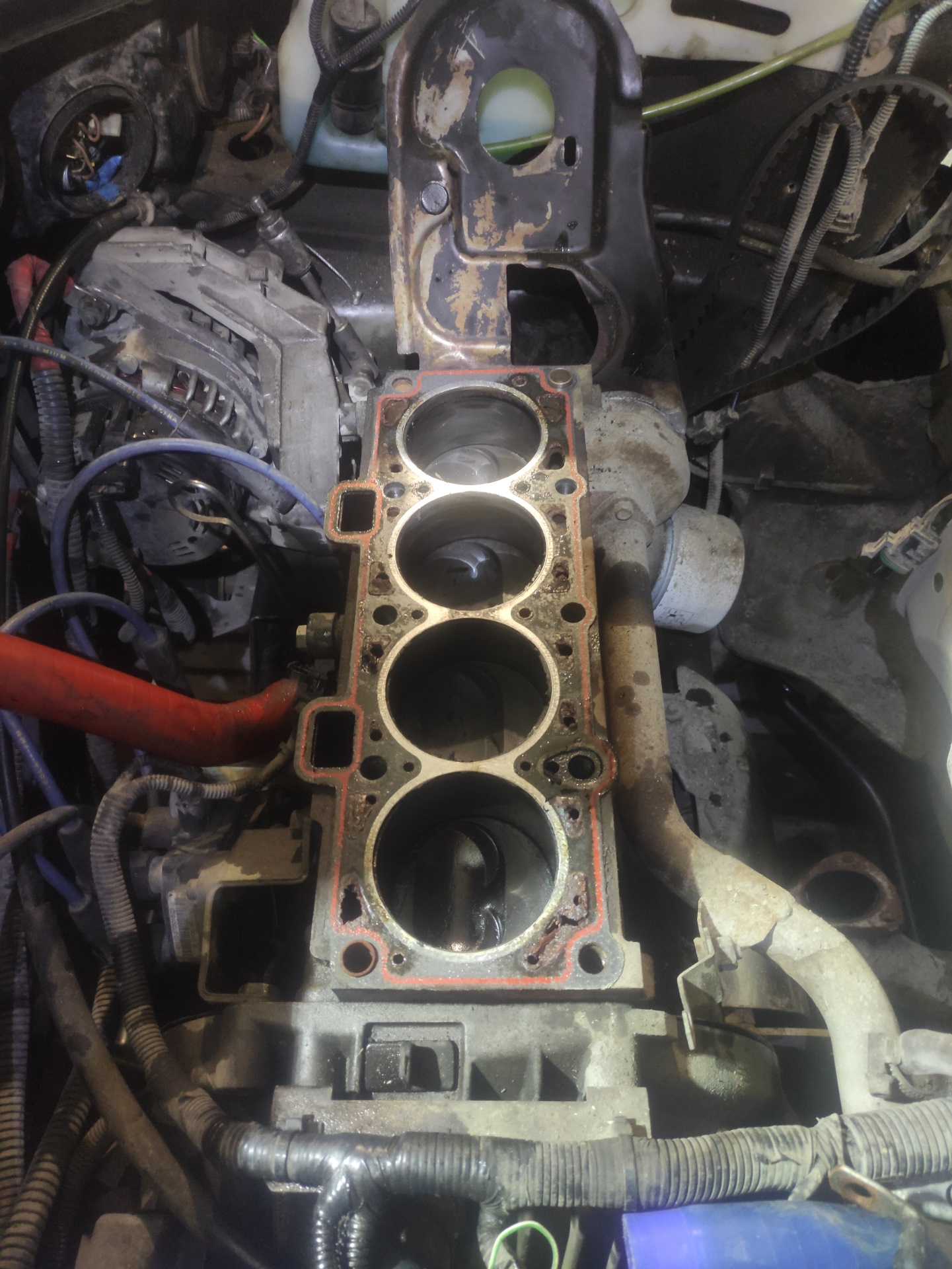 Головки блоки сервис. Головки блоки сервис. 137-6500: вращатель головки блока цилиндров. Блок сервисы. Плоскость блока цилиндров.