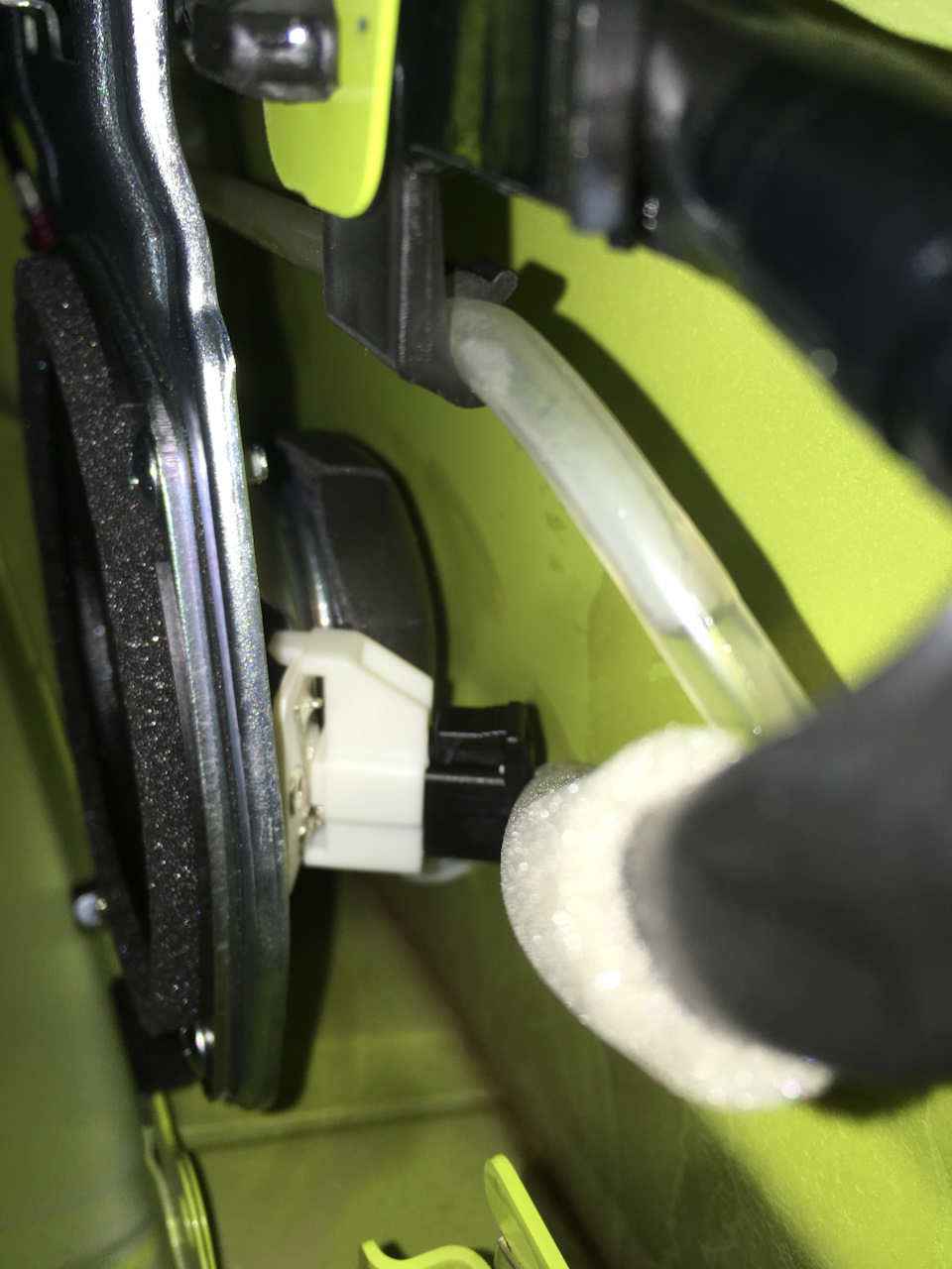 Динамик подключен, звука нет — Suzuki Jimny (4G)