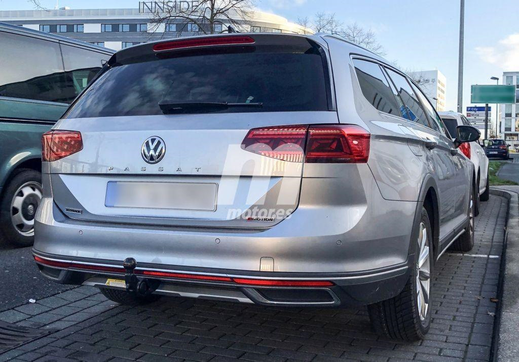 Как снять passat alltrack b8 аккумулятор