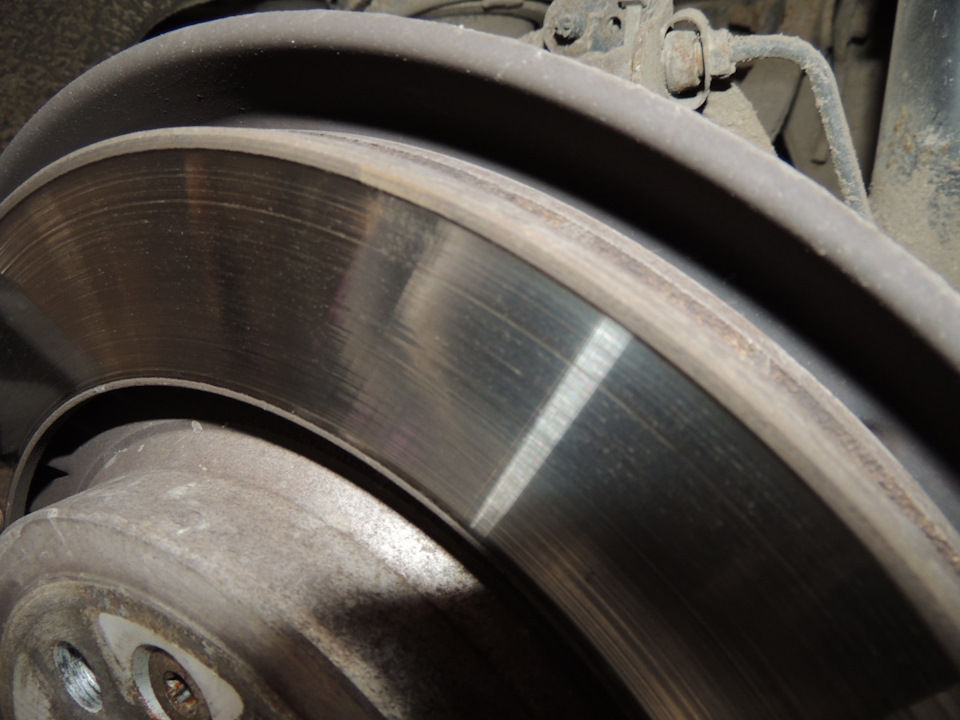 Состояние тормозов спустя 35,7 т.км пробега — Volvo XC70 III