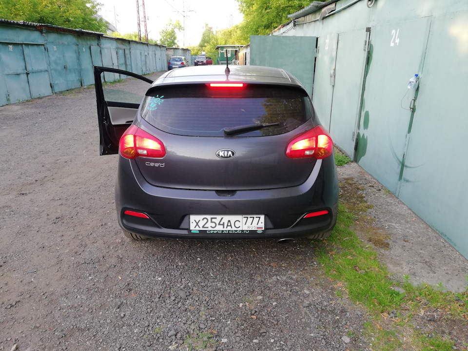 Лампа стоп сигнала ceed jd 2015. Сигнал подсветка kia ceed cd. Kia ceed 2014 светодиодные фонари. Лампочки стоп сигнала киа сид 2017. Kia ceed 2014 лампочка стоп сигнала.