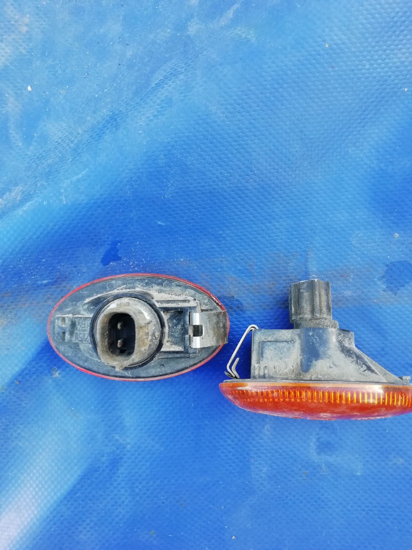 Помутнела одна фара — Geely Emgrand X7, 2 л, 2016 года | визит на ...