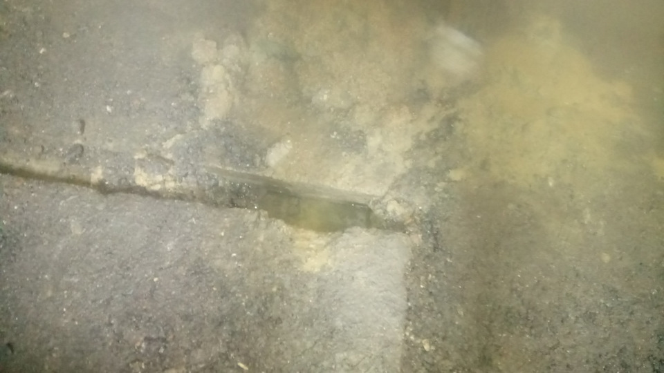 Как убрать воду в подвале гаража. rCAAAgPTvuA 960. Как убрать воду в подвале гаража фото. Как убрать воду в подвале гаража-rCAAAgPTvuA 960. картинка Как убрать воду в подвале гаража. картинка rCAAAgPTvuA 960. Всем привет!Да, друзья, прошло уже больше года с первой части моего эксперимента)Первая запись закончилась тем, что нужно было достать 14 кубов шлака из подвала. А ещё фразой "Продолжение следует!"))А дальше дело было так.Достать шлак оказалось не так сложно. Я и четверо друзей справились с этой задачей за каких-то 4 часа! И с удовольствием поели шашлыка) Фоток я так и не нашёл, но и смотреть там особо не на что.