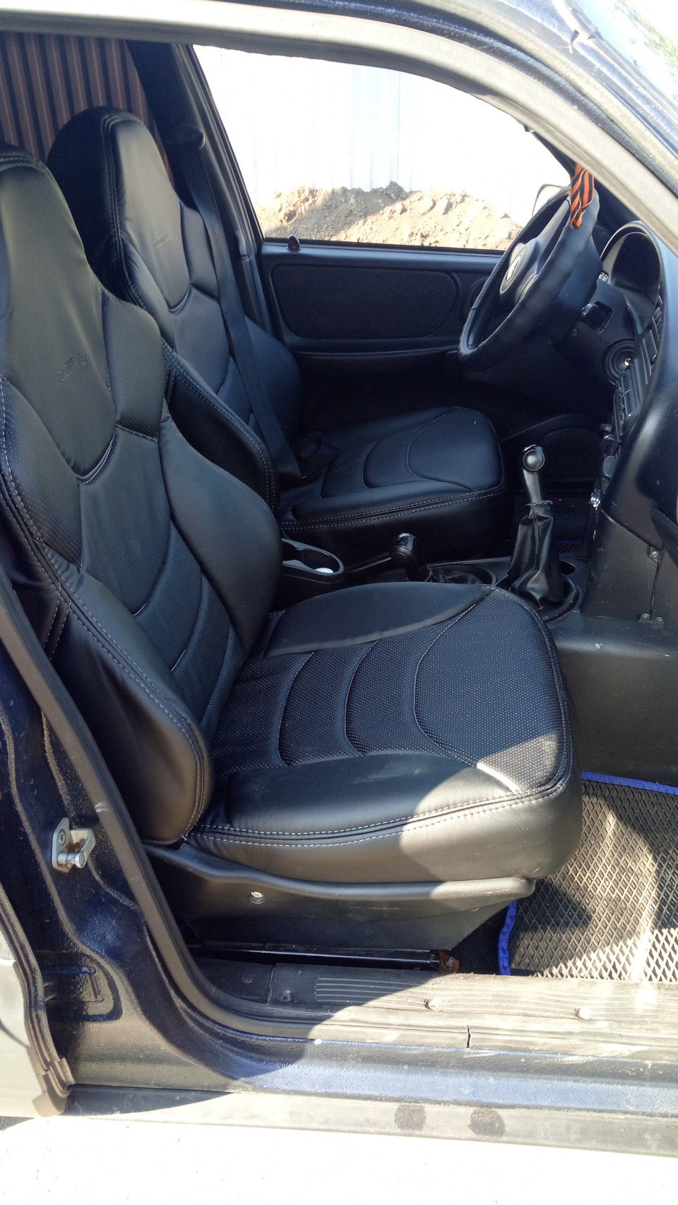 Новые Чехлы на ниву Шевроле — Chevrolet Niva (1G), 1,7 л, 2011 года ...