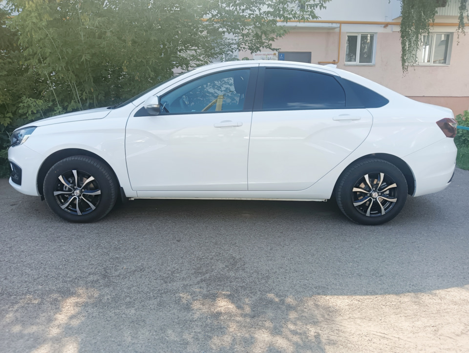 Колеса Веста Кросс R17 — Lada Vesta (NG), 1,6 л, 2023 года | колёсные ...