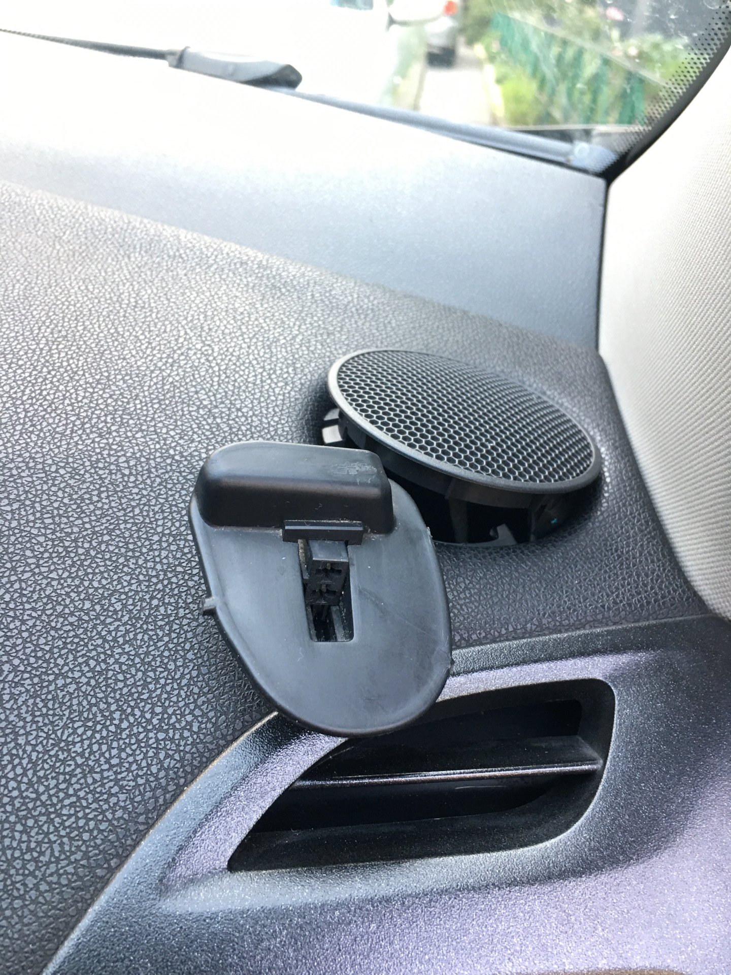ВЧ динамики 281480007R. — Renault Megane III, 1,6 л, 2010 года ...