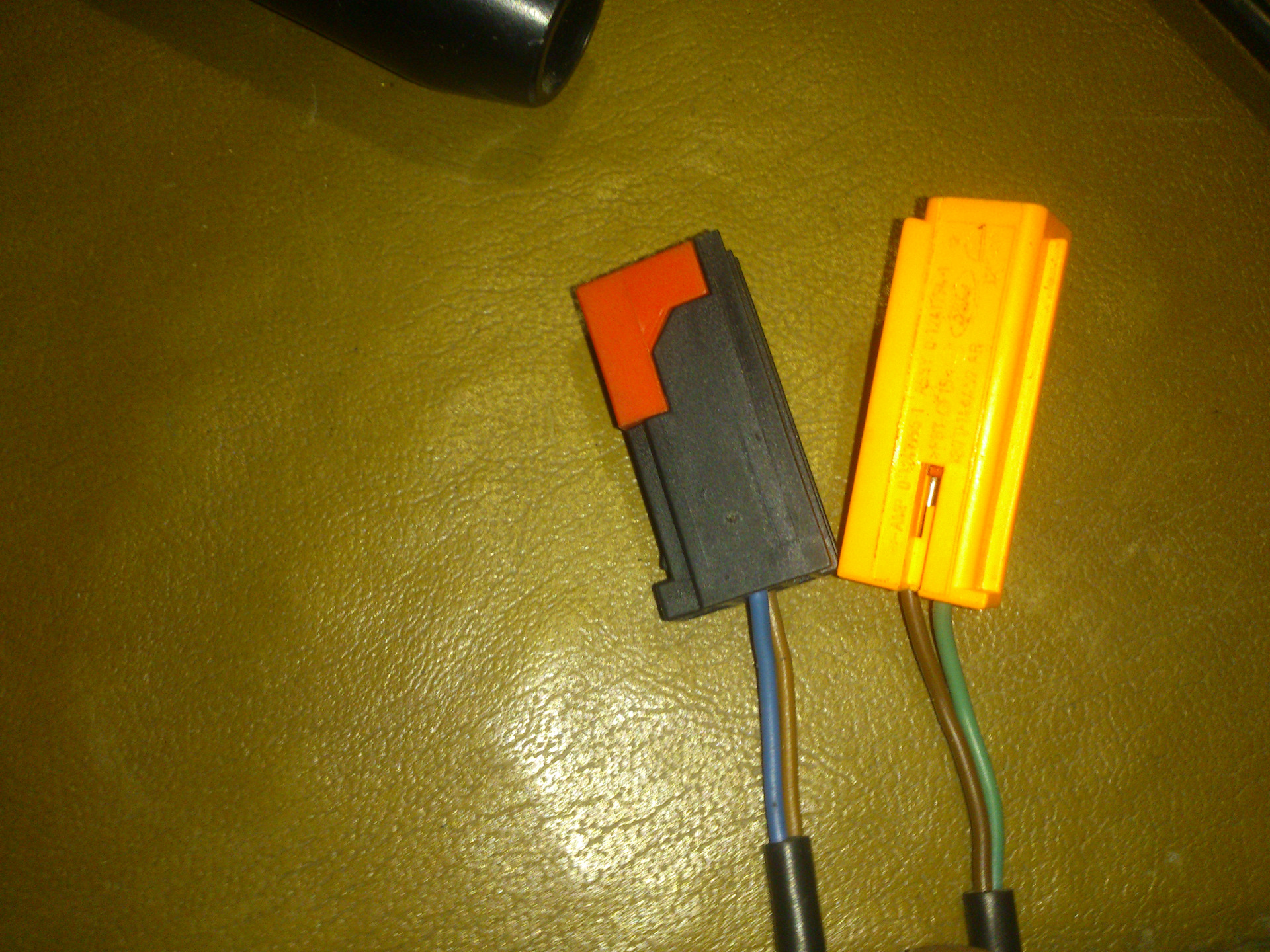 Замена преднатяжителя ремня(с пиропатроном) — Ford Focus Sedan I, 1,8 л ...