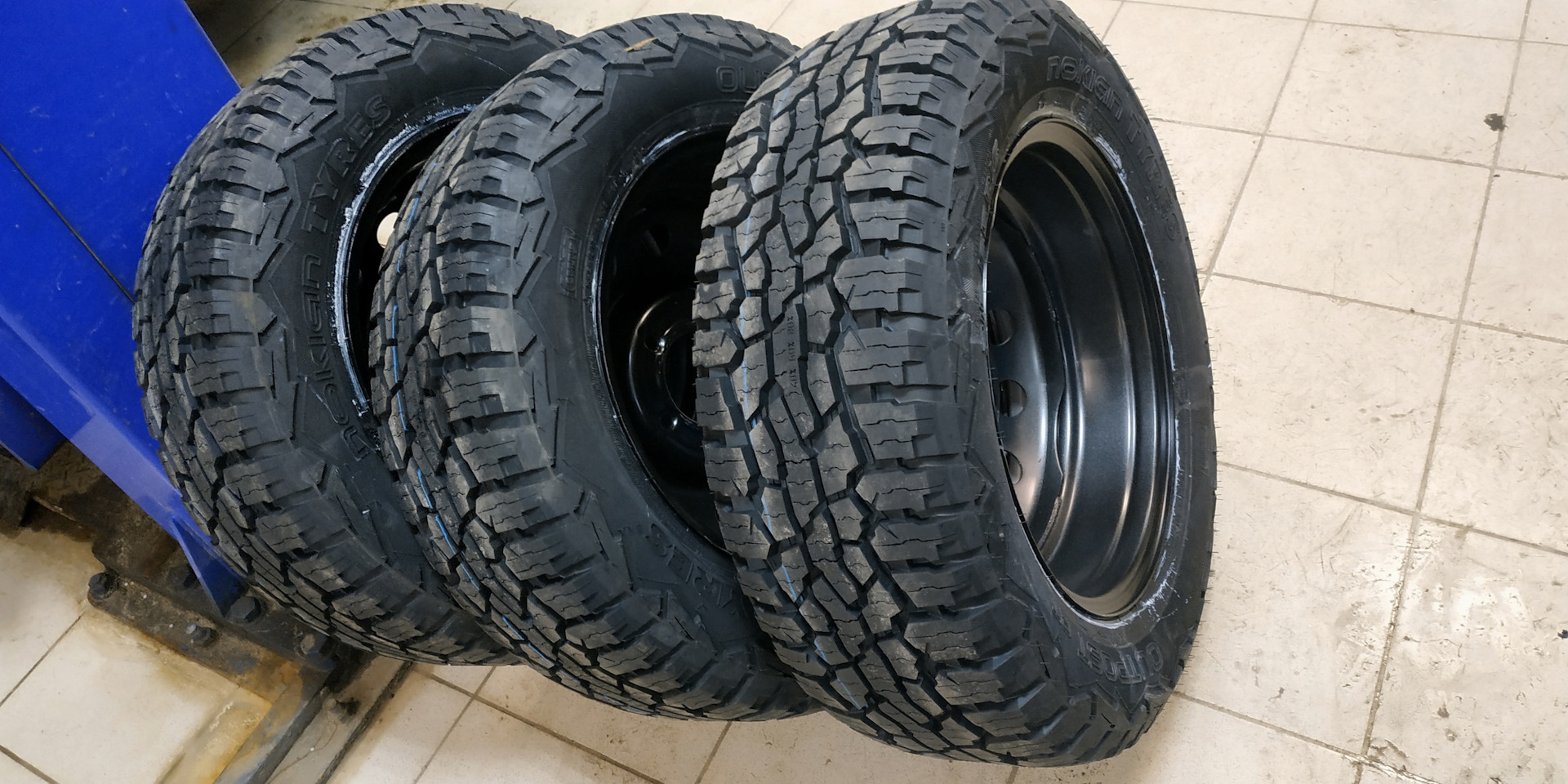 NOKIAN OUTPOST 215/65/R16 — Lada 4x4 3D, 1,7 л, 2011 года | шины | DRIVE2