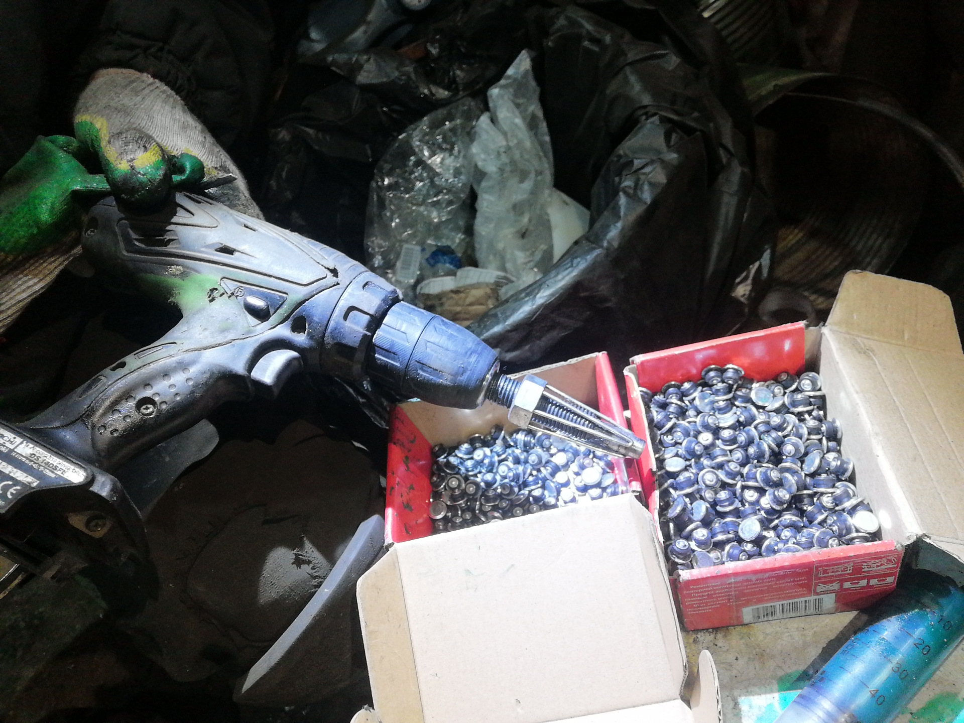 Шиповка резины и замена тормозных колодок в круг. — Nissan X-Trail II ...