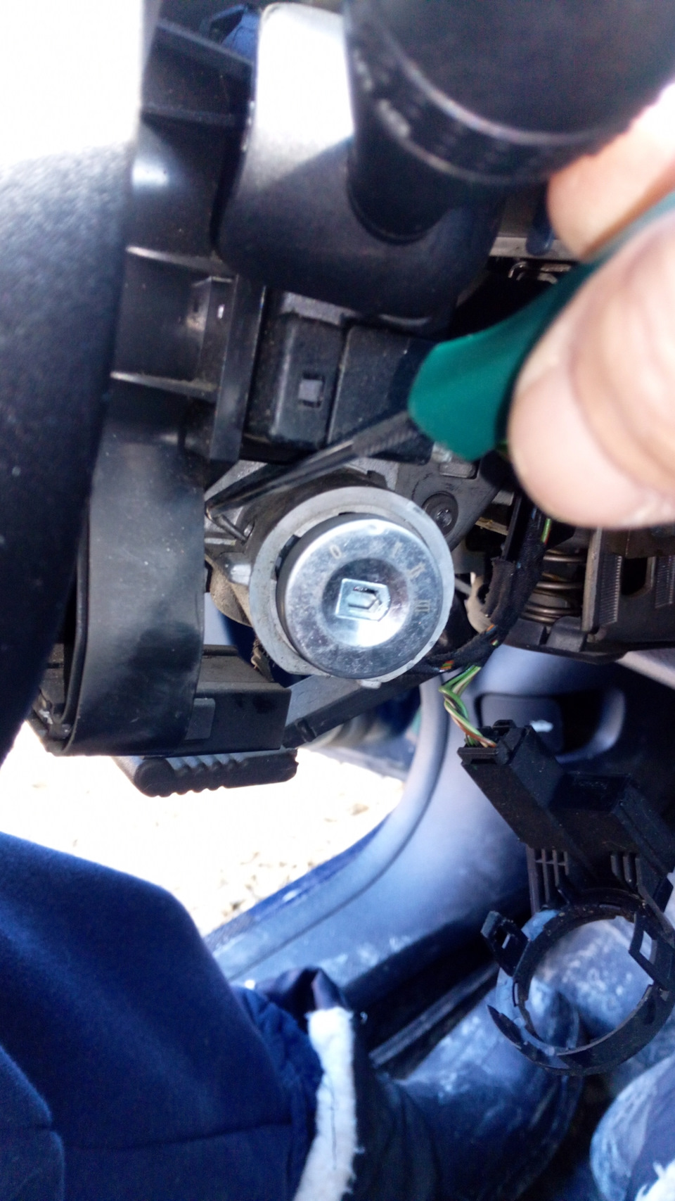 Замена личинок замков — Ford Fiesta (Mk V), 1,4 л, 2008 года | своими ...