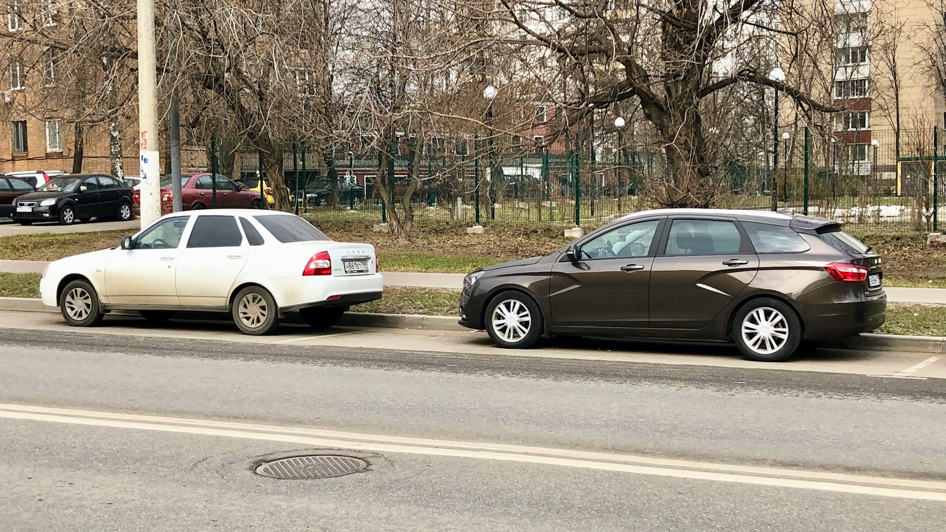 Занижение стоимости автомобиля. Лада Веста SW занижение -50. Веста св кросс занижение 30.