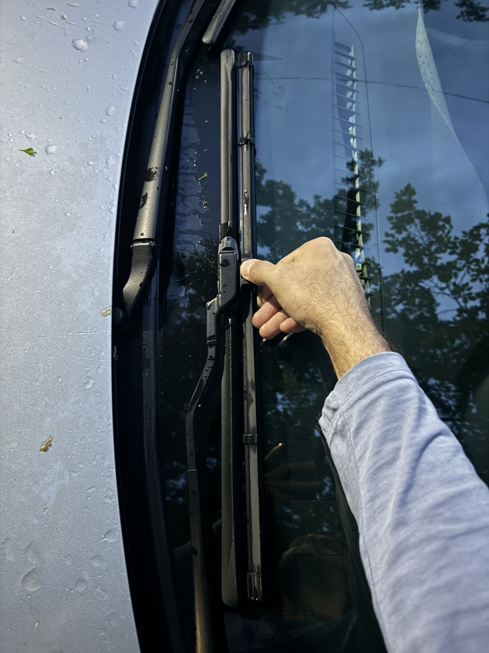 Стеклоочистители на зиму и лето — Lada Vesta SW Cross, 1,6 л, 2020 года ...