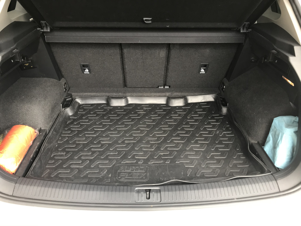 # 5 Коврики в багажник — Volkswagen Tiguan (2G), 2 л, 2020 года ...