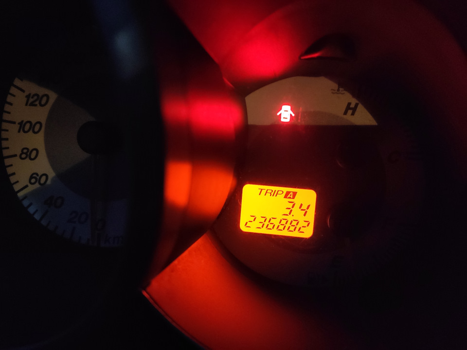 пробег — Mazda 3 (1G) BK